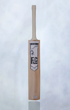 Load image into Gallery viewer, Platinum Edition - English Willow Cricket Bat
